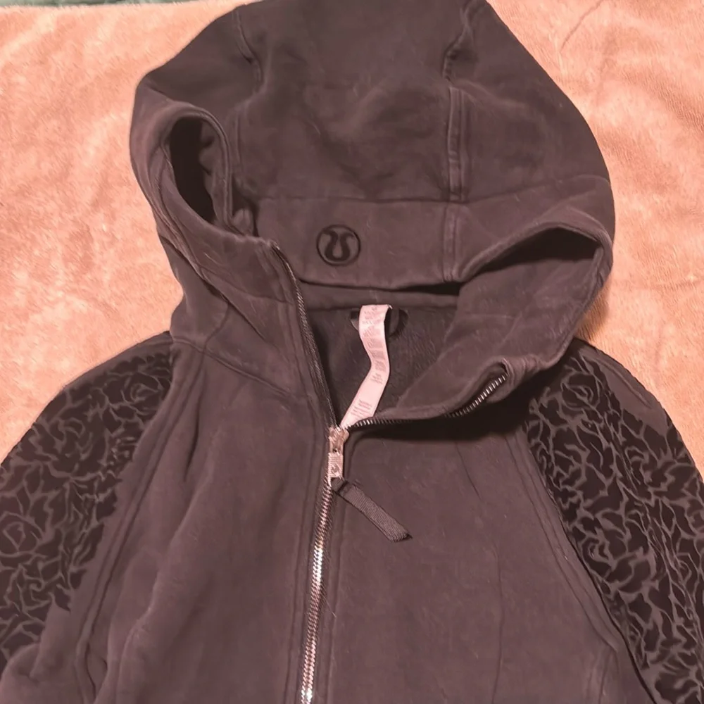 Lululemon Scuba - Picture 2 of 6